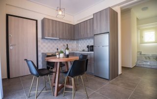 Συγκρότημα ενοικιαζόμενων διώροφων ανεξάρτητων κατοικιών στην ΛΕΥΚΑΔΑ